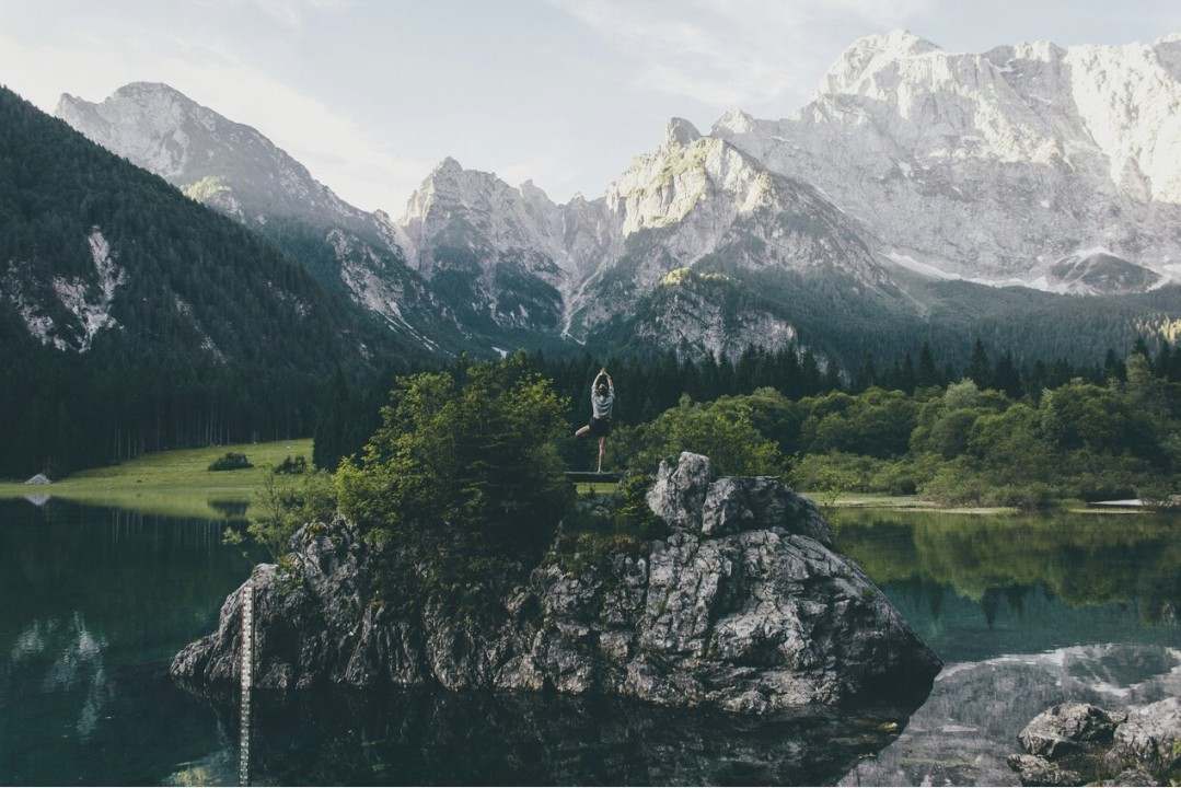 Morgendliche Yogaszene
